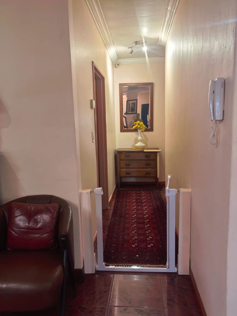 5 Bedroom Property for Sale in Peerless Park North Western Cape